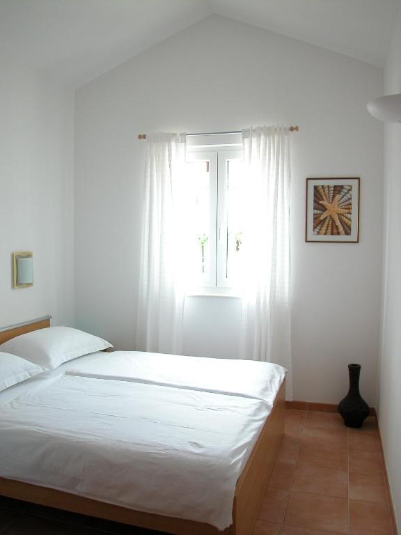 Apartments & Rooms Luna Bol Szoba fotó